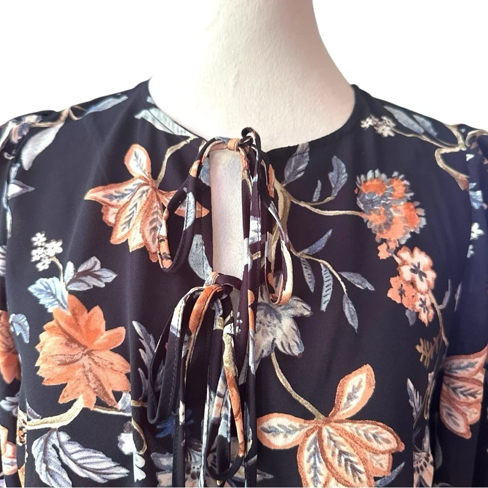 CeCe Floral navy Blouse brand new small MSRP69.00 - Picture 7 of 7